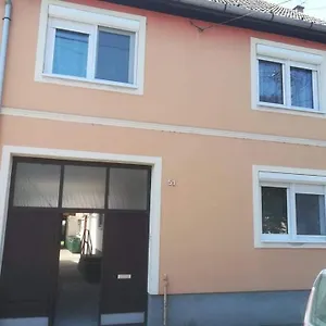  Dom wakacyjny Family House