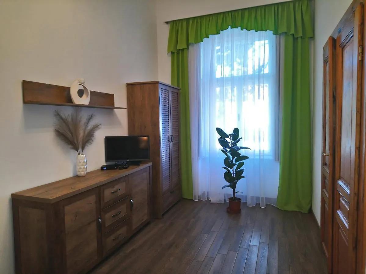 Dolina Apartman エゲル アパート
